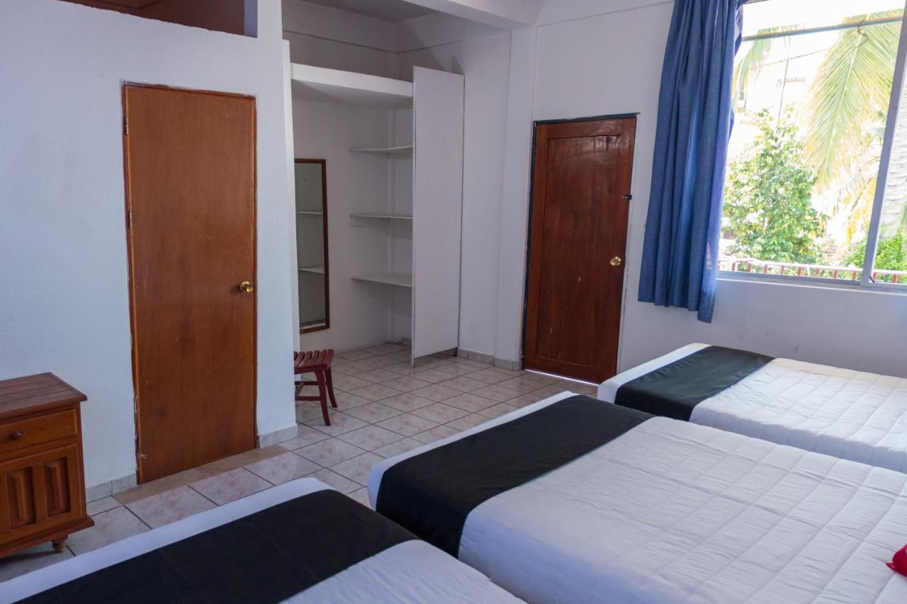Hotel Adelita Zihuatanejo Extérieur photo