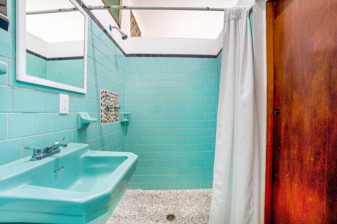 Hotel Adelita Zihuatanejo Extérieur photo