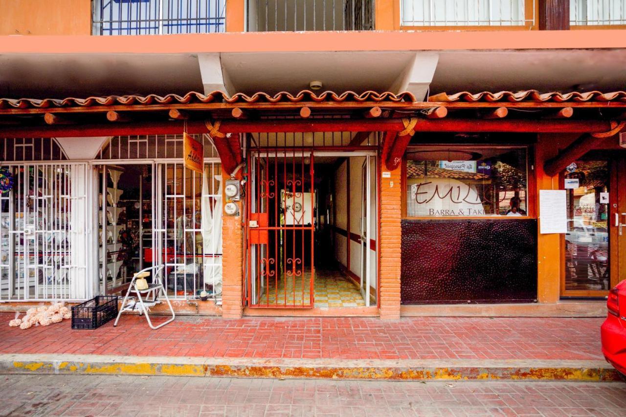 Hotel Adelita Zihuatanejo Extérieur photo